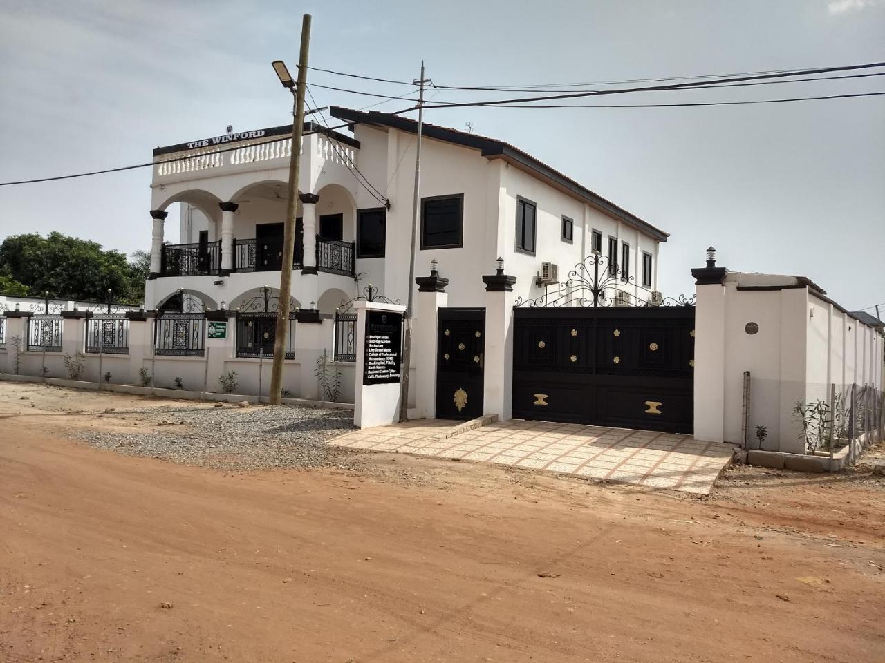 The Winford Boutique Hotel Achimota Taifa Dış mekan fotoğraf